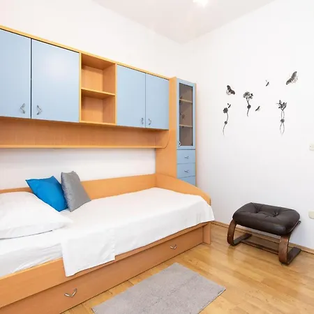 Apartment Meri Punat