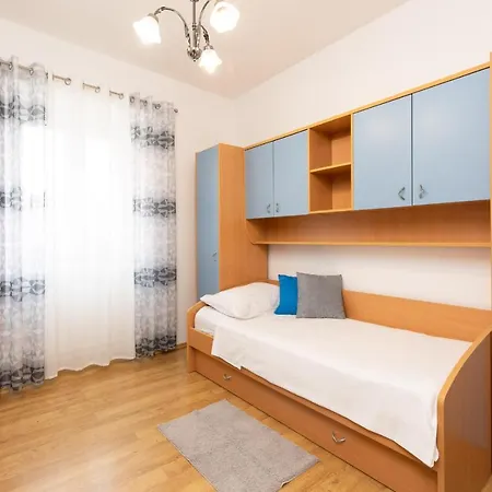 Apartment Meri Punat