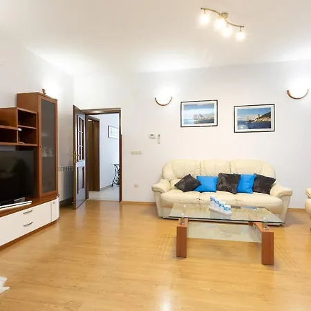 Meri Apartment